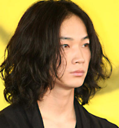 【画像】村田凪に似てる人物5選！綾野剛や夏油（羂索）にそっくり？ | のほほんJournal